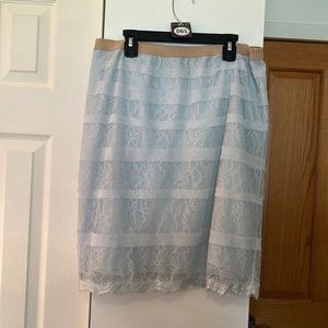 Brand new BCBG size medium lace overlay skirt, perfect for work or a night out